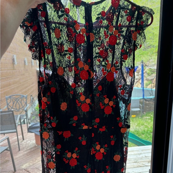 Zara embroidered floral dress with black slip liner - Picture 4 of 7